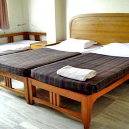 Meru Pune Bagian luar foto