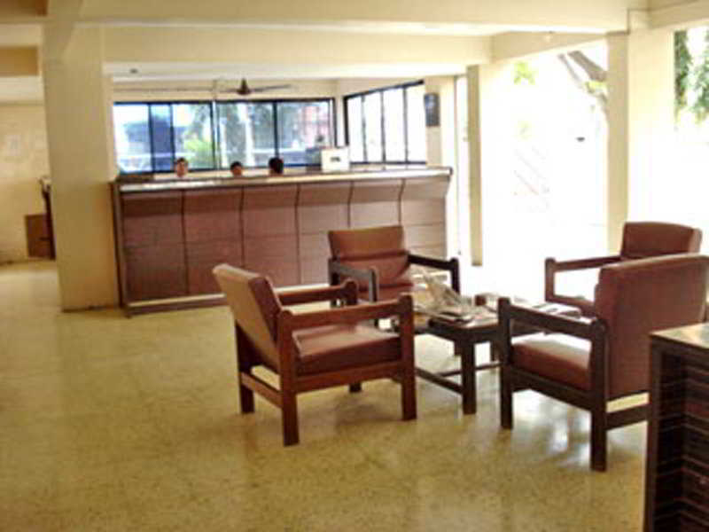 Meru Pune Bagian luar foto