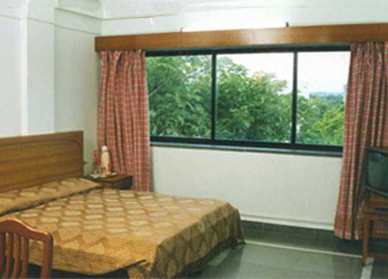 Meru Pune Bagian luar foto