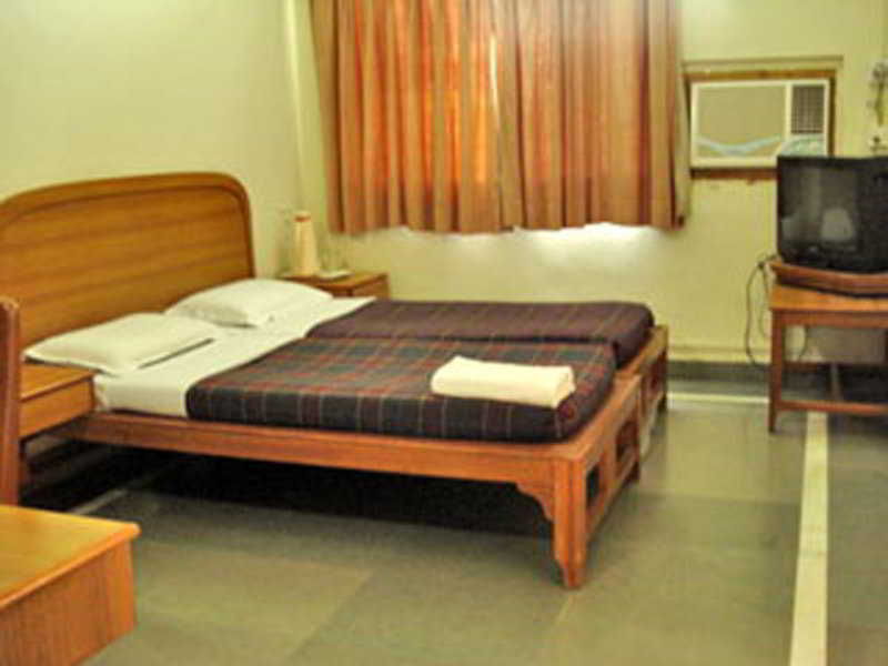 Meru Pune Bagian luar foto